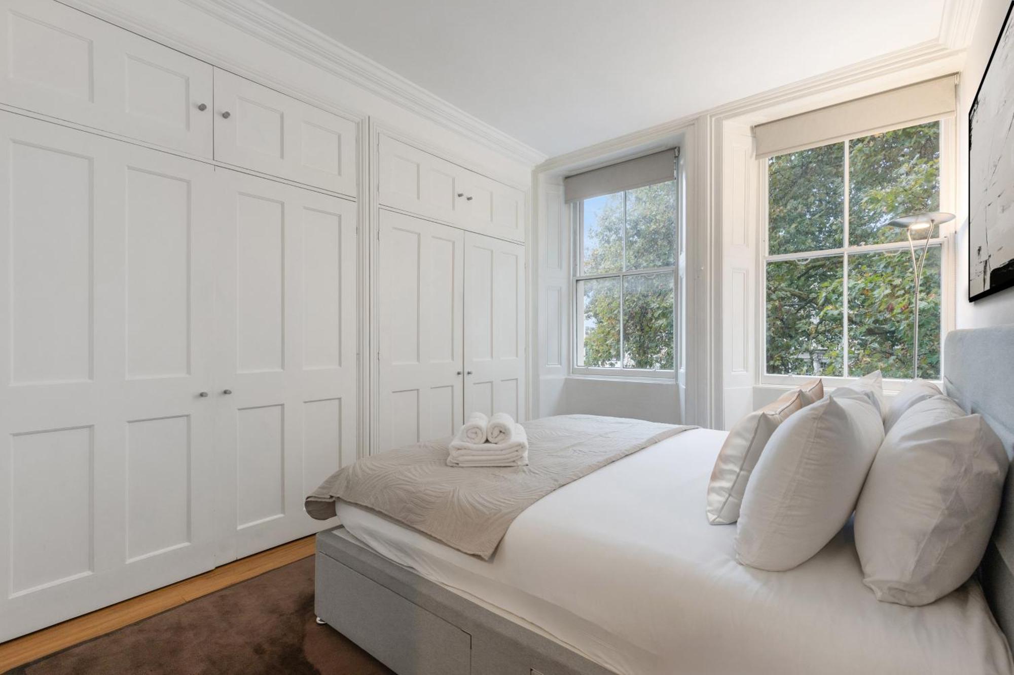 Heavenly Stays, Knightsbridge, Stylish 2-bd Escape * Londres